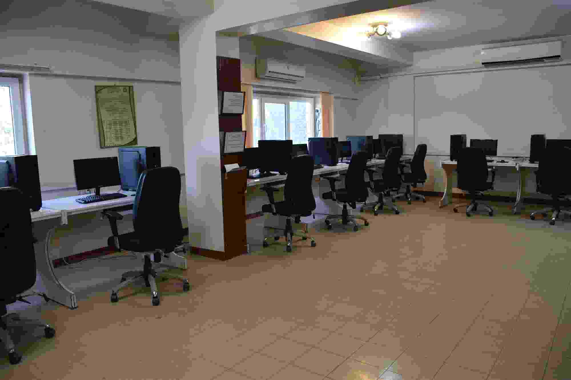 سایت دانشکده